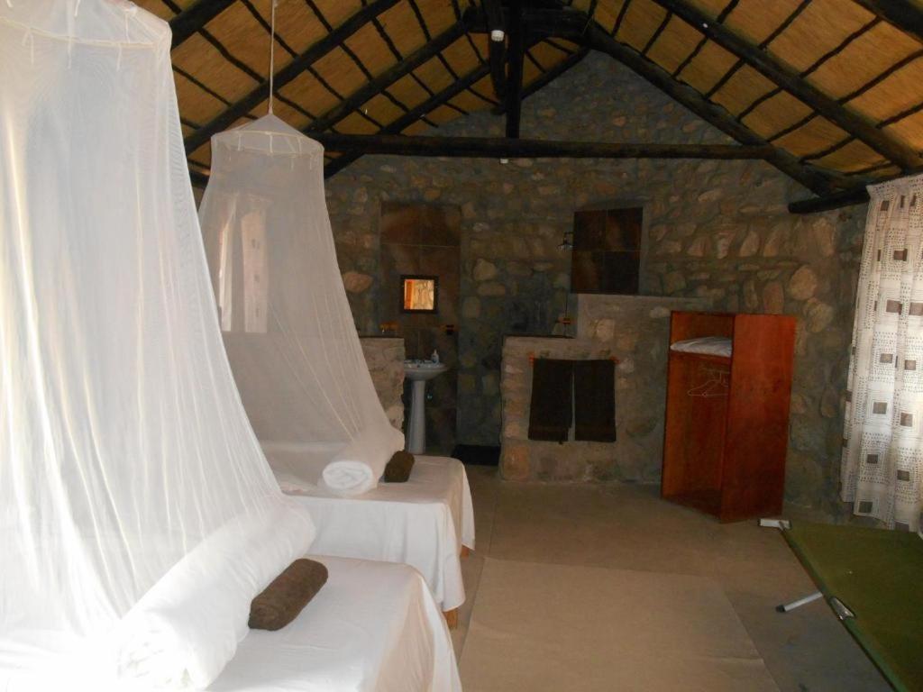 Kapika Waterfall Lodge Epupa Экстерьер фото